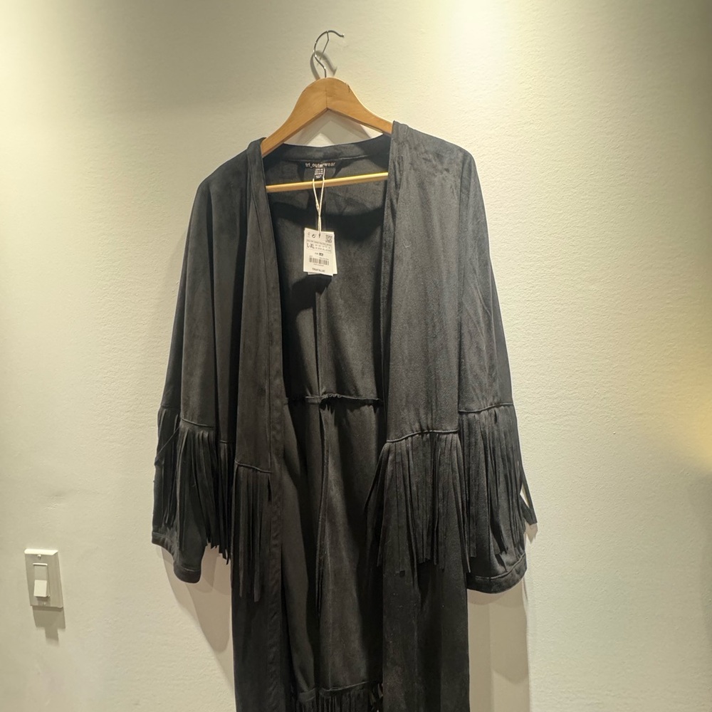 Zara Black Cape with Draped Collar and Voluminous Sleeves